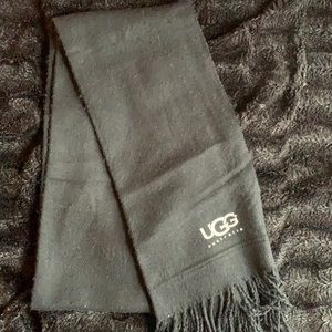 Black UGG classic woven scarf